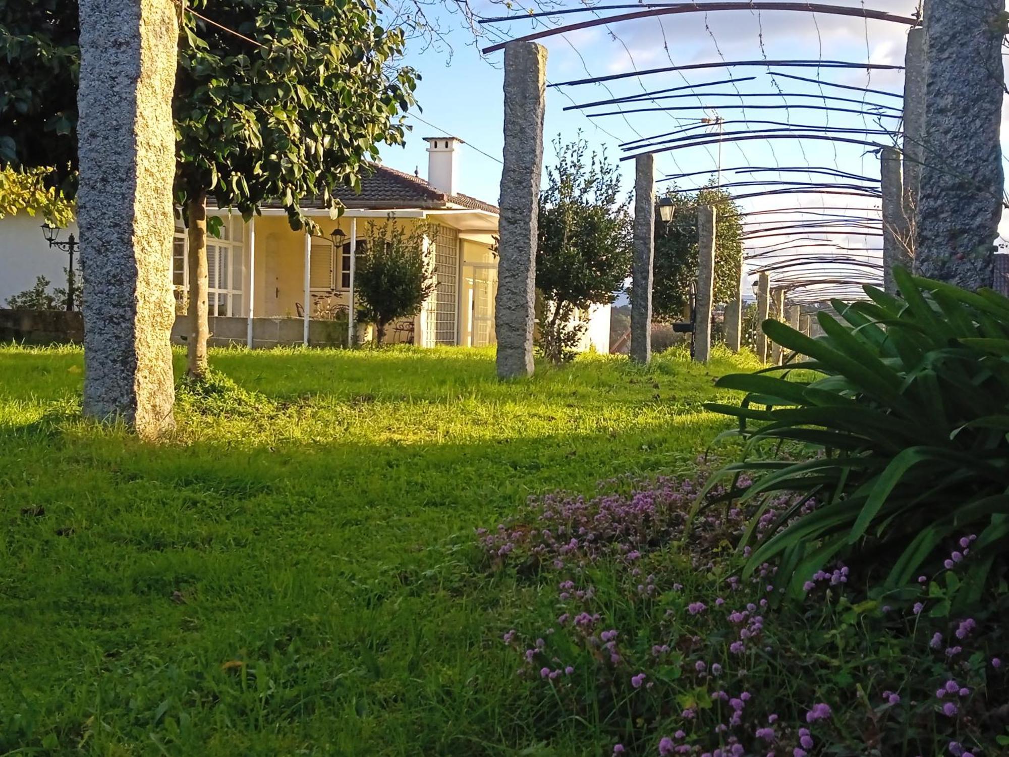 A Casa De Abelleira Ponteareas Bed and Breakfast Εξωτερικό φωτογραφία
